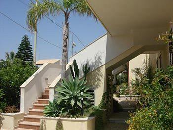 Casa Del Mar Apartahotel